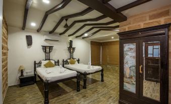 Gir Lions Paw Resort with Swimming Pool
