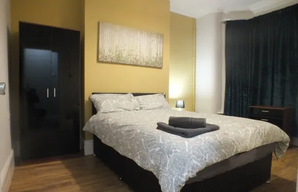 瓦塔爾廣場酒店