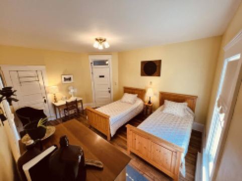 Laurel River Club Bed & Breakfast or Lrcbnb
