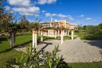 Colina da Lapa & Villas Hotels near Arco Natural