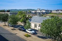 L'Escale de la Gare Hotels in Vivy