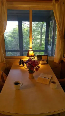 THE BEAR DEN - Franklin's Most Beautiful Mountain View