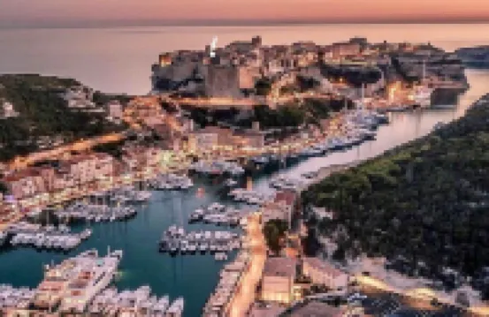 In the Heart of the Historic Center, Bonifacian Apartment for 2-3 People