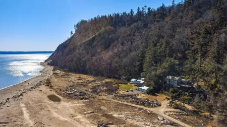 Private Whidbey Island Waterfront Beach Cabin