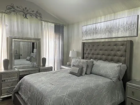 Peaceful family friendly environment Отели в г. Гуз Крик