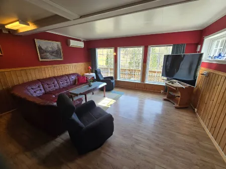 Rent your own home in  Velfjord Отели в г. Hommelsto