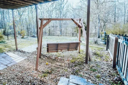 Beautiful Bella Vista Retreat - a short drive to all the things in NWA!