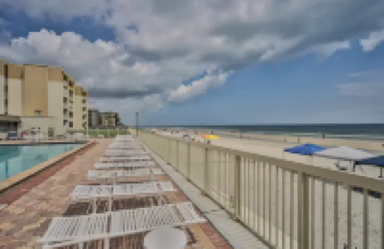 Stunning Ocean Views and Cozy Charm - Enchanting Top Floor Retreat