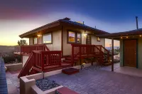 Stunning Sunset Views and Scenic Hiking Trails - Serene Desert Oasis