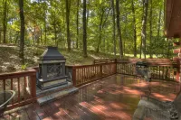 Cozy Cabin with Hot Tub and Fireplace - Inviting Nature Retreat Hotels in Gilmer County