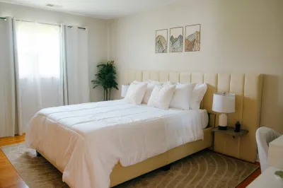Spacious Living Area and State-of-The-Art Gym - Stylish Oasis Hotels near Terminal 1 Station