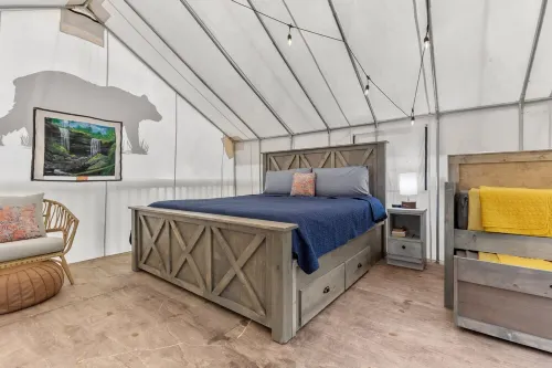 Furnished Glamping Tent/King Bed/Access to the Red River - Noble Bear - #4