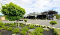 Dorset Gardens Hotel Hotels in Kilsyth South