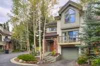 Private Hot Tub and Serene Wooded Views - Elegant Mountain Escape