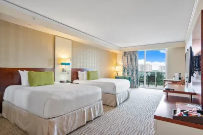 Luxe beachfront studio in Sunny Isles Miami