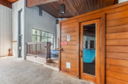 Inviting Retreat with Scenic Views and Cozy Amenities - Charming Getaway