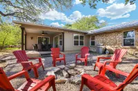 Game Room, Private Bunk Alcove and Fenced Backyard - Charming Retreat
