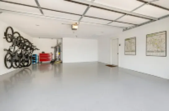 Biking Haven and Backyard Oasis - Charming Retreat