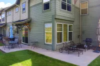 Two-Story Condo Near Skiing with Fast WiFi, Central AC, Fireplace, & Grill