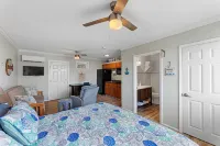 Stylish Studio with Pool and Downtown Access - Charming Retreat Hotels in Flagler Beach