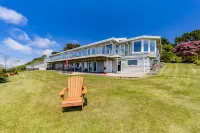 Upscale house with amazing ocean views & outdoor seating   - near golfing Hotel in zona Parco nazionale di Redwood
