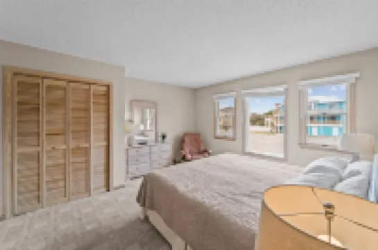 Wild Hearts on-the-Sea, Oceanfront, Hot Tub, sleeps 14