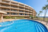 Daily Activities and Lush Garden Views - Stunning Hawaiian Oasis