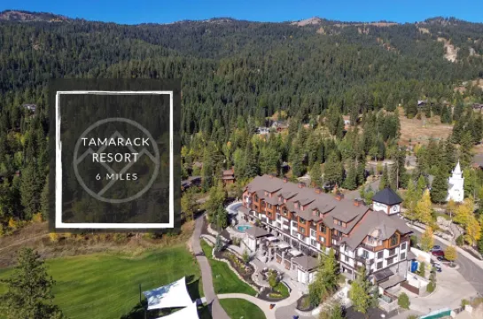 Stunning Lake Cascade Retreat with Hot Tub - Charming Woodland Haven