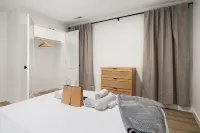 Cozy Space with Large Windows and Kitchen - Charming Modern Escape Hotel a Morton