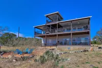 Stunning Lake Views and Expansive Decks - Inviting Canyon Retreat