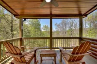 Fire Pit, Hot Tub and Game Room Retreat - Idyllic Serenity