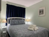 Ocean View and Beach Access - Charming Coastal Retreat 希爾頓黑德島住宿飯店