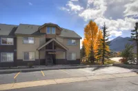 Quality Furnishings and Hot Tub Access - Gorgeous Haven