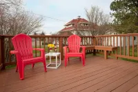 Mountain View Cottage, Walk Everywhere, Huge Fenced Yard