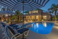 Stunning Lake Views and Luxurious Amenities - Exquisite Family Escape