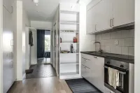 Central Apartment 5Min Drive to the Airport. فنادق في Bromma