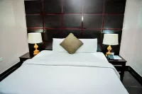 Crest Hotel Hotels near 3com Global systems LTD.