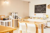 Montano Boutique Suites - sarapan