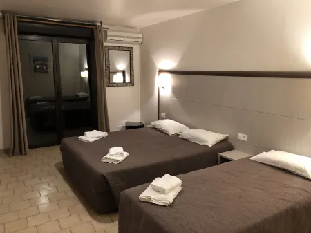 Hotel et Résidence Cala di Sole Отели рядом с достопримечательностью «Каланки»