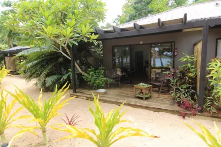 Tongan Beach Resort Отели в г. Utungake Township