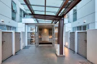 Chic 3 Bedroom City Central with Parking