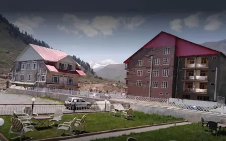 Regal Inn Hotel Отели в г. Kaghan