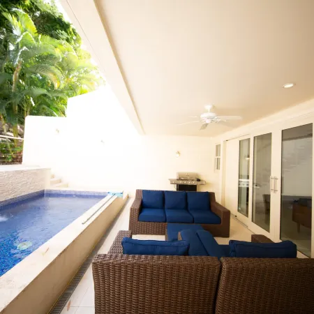 Barefoot Luxury - Pool & Walk to Holetown Beach
