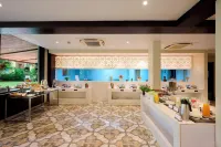 Sea Breeze Sarovar Portico Varca Goa - Frühstück