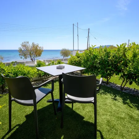 Cubes on the Beach Athens Airport Отели в г. Спата-Артемида