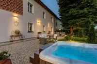 Villa Regina in Lucca - Villas