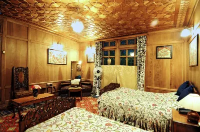 Wangnoo Houseboats Hotels in Nigeen Lake