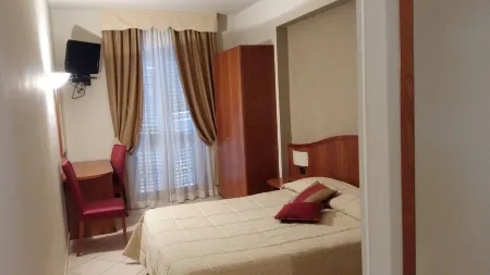 Hotel Cavour Отели в г. Асти