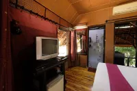 Fisherman's Huts Hotels in Sikao