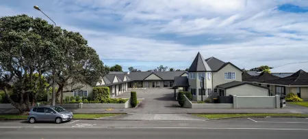 Asure Gables Motor Lodge Отели рядом с достопримечательностью «Southern Breakwater Viewing Platform»